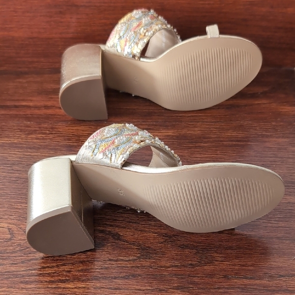 Fizzy Goblet Size 5 Gold Struck Kolha Block Heels Limited Edition. New In Box. - Picture 5 of 5